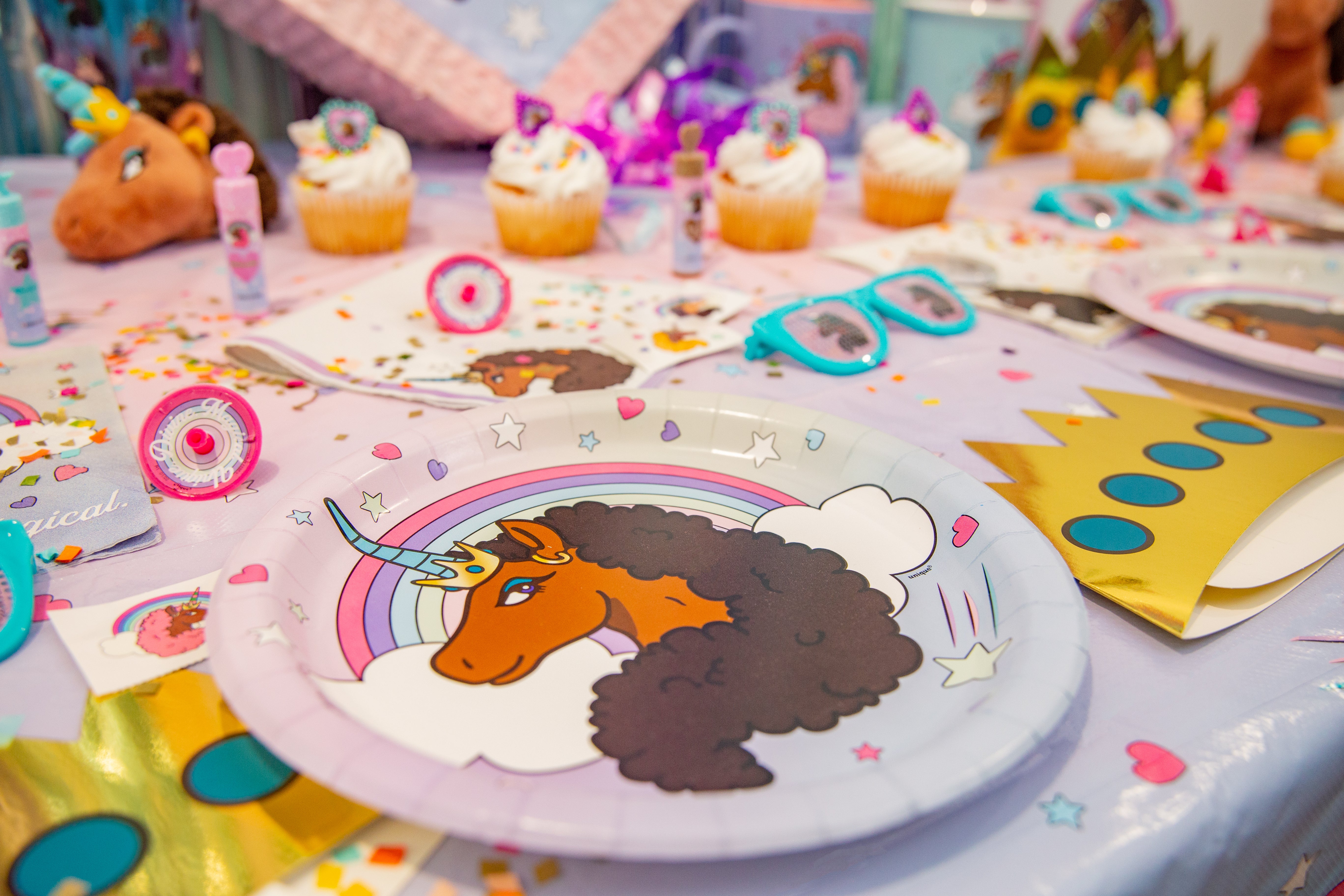 Afro Unicorn® Paper Plates – 9 in Unicorn Birthday Party Plates (8 ct)